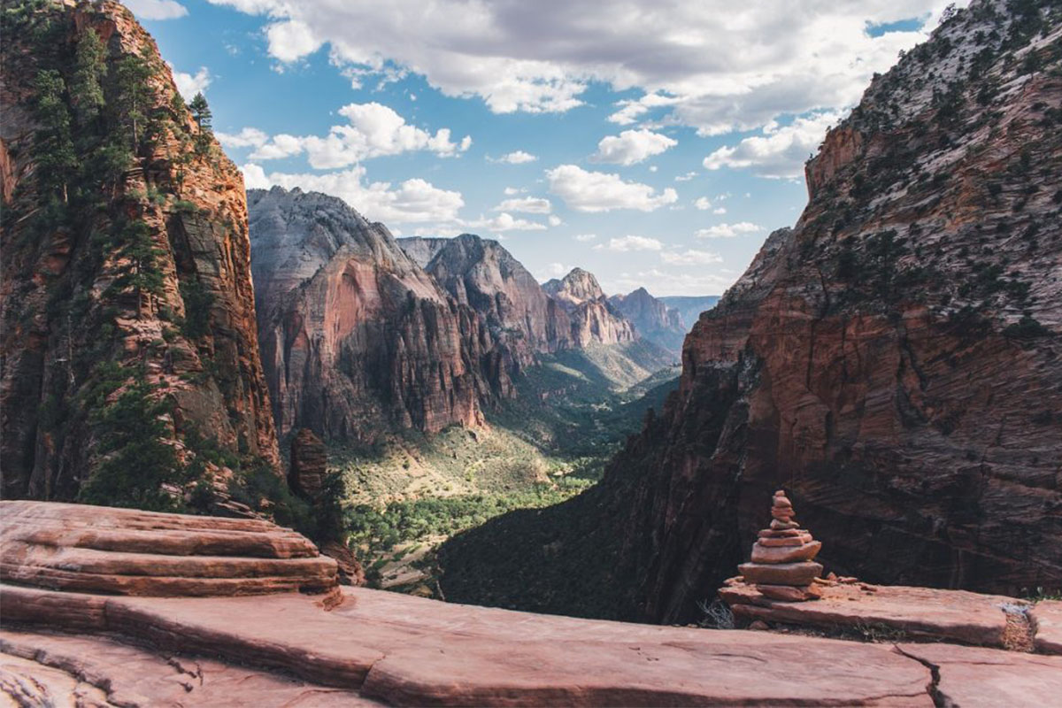 Angels Landing in Zion National Park is one of the most popular US hiking trails