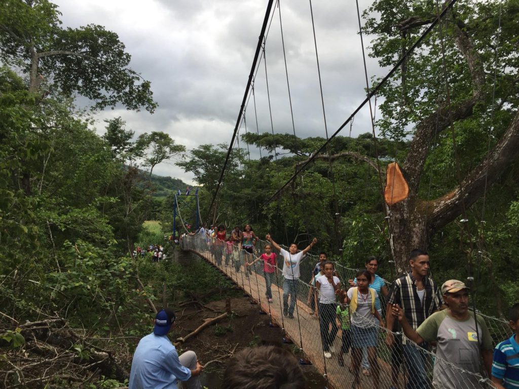 Nicaragua_Bridge_Crossing