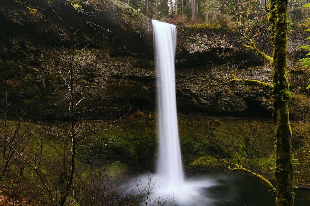 5 Great Winter Hiking Trails - South Falls