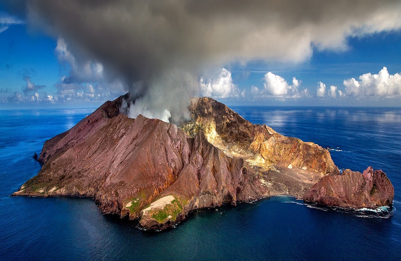 volcano crater eruption