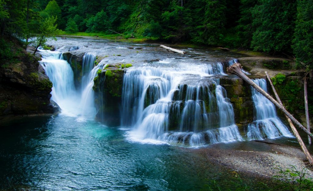 long exposure waterfalls during daytime
