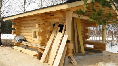 An image of an outdoor sauna under construction and how to build it