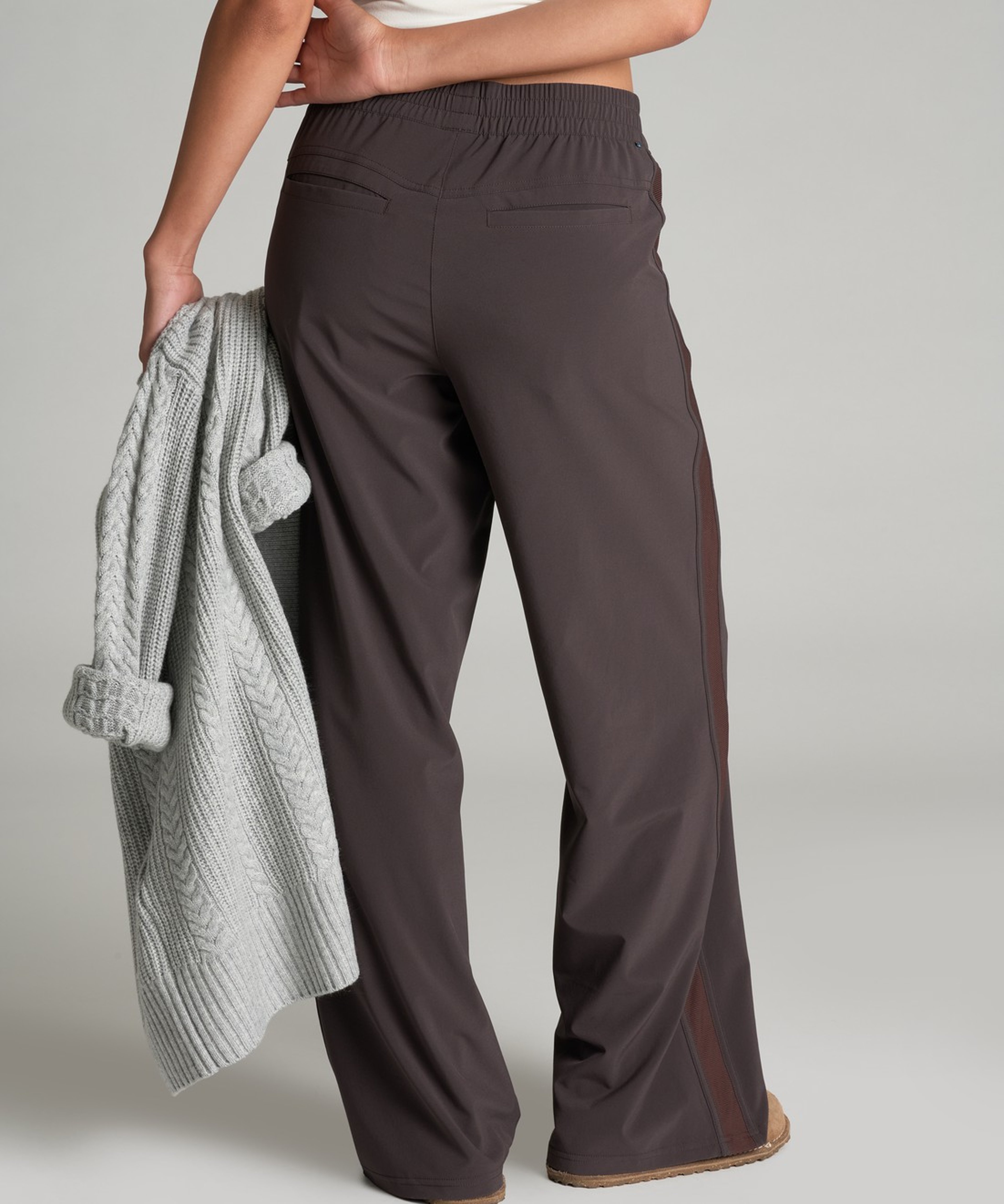 KUHL W's Vantage Wide Leg French Roast Back
