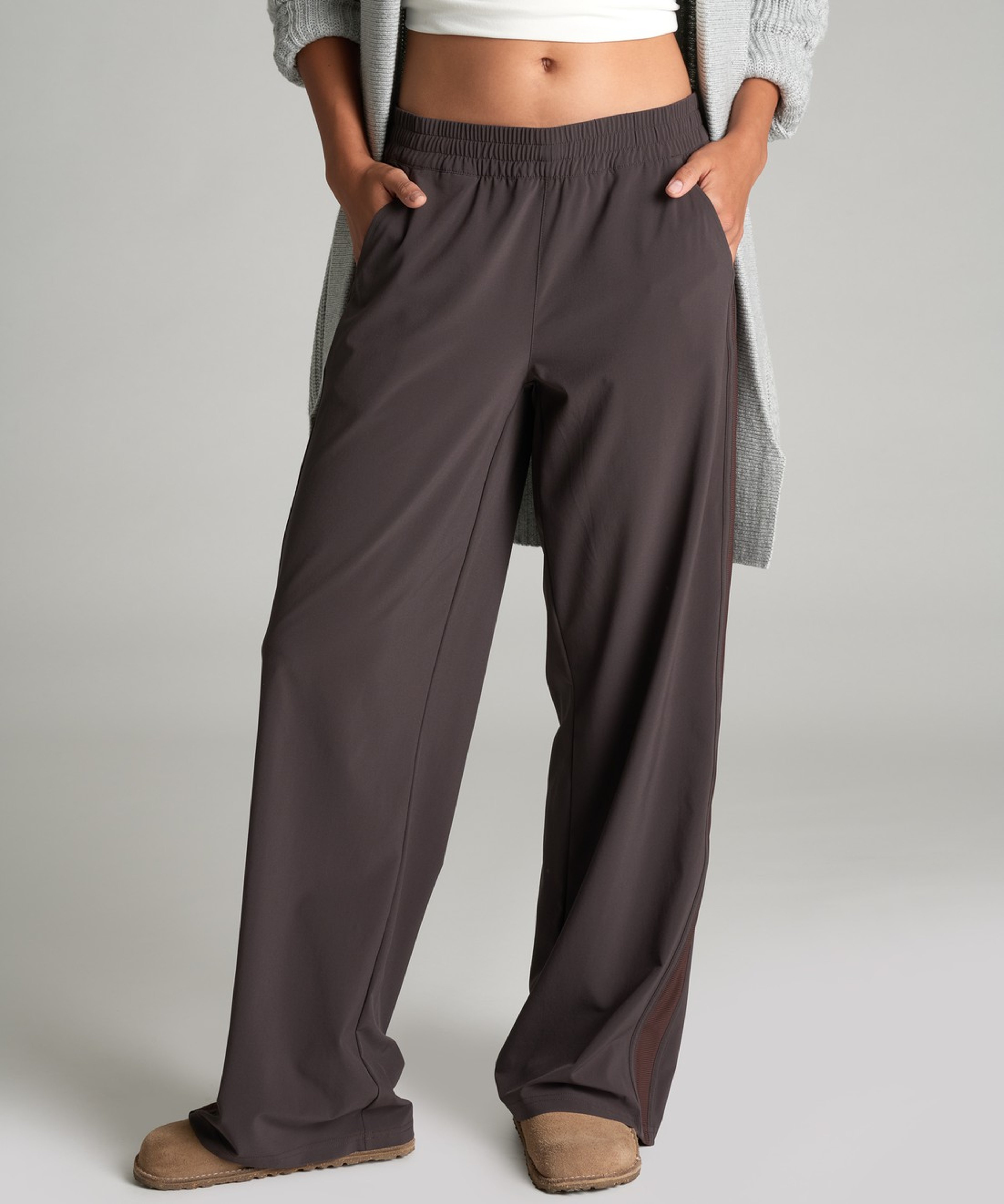 KUHL W's Vantage Wide Leg French Roast Front